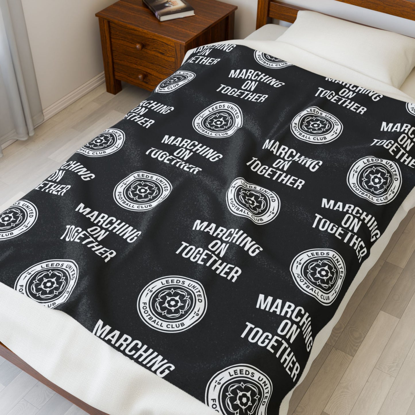 LUFC “Marching On Together”  Velveteen Plush Blanket: Iconic  Leeds United Design