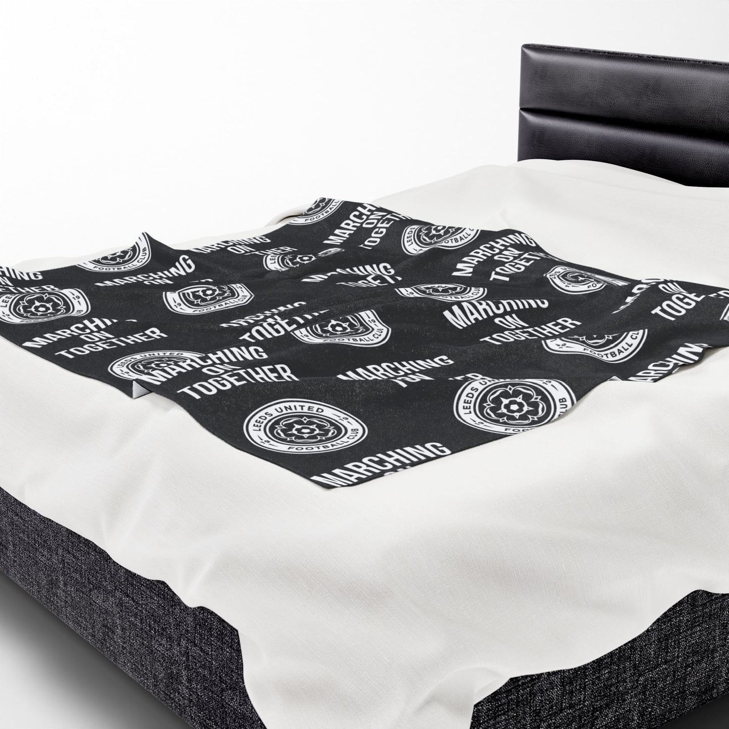 LUFC “Marching On Together”  Velveteen Plush Blanket: Iconic  Leeds United Design